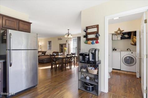14 Stratton Place Delmar NY 12054