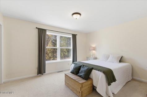 14 Stratton Place Delmar NY 12054