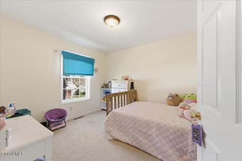 14 Stratton Place Delmar NY 12054