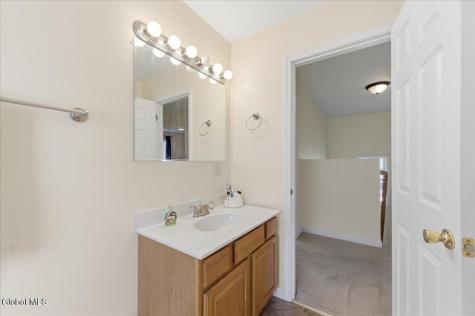 14 Stratton Place Delmar NY 12054