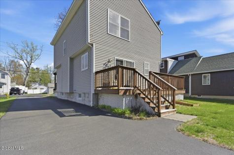 14 Stratton Place Delmar NY 12054