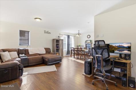 14 Stratton Place Delmar NY 12054
