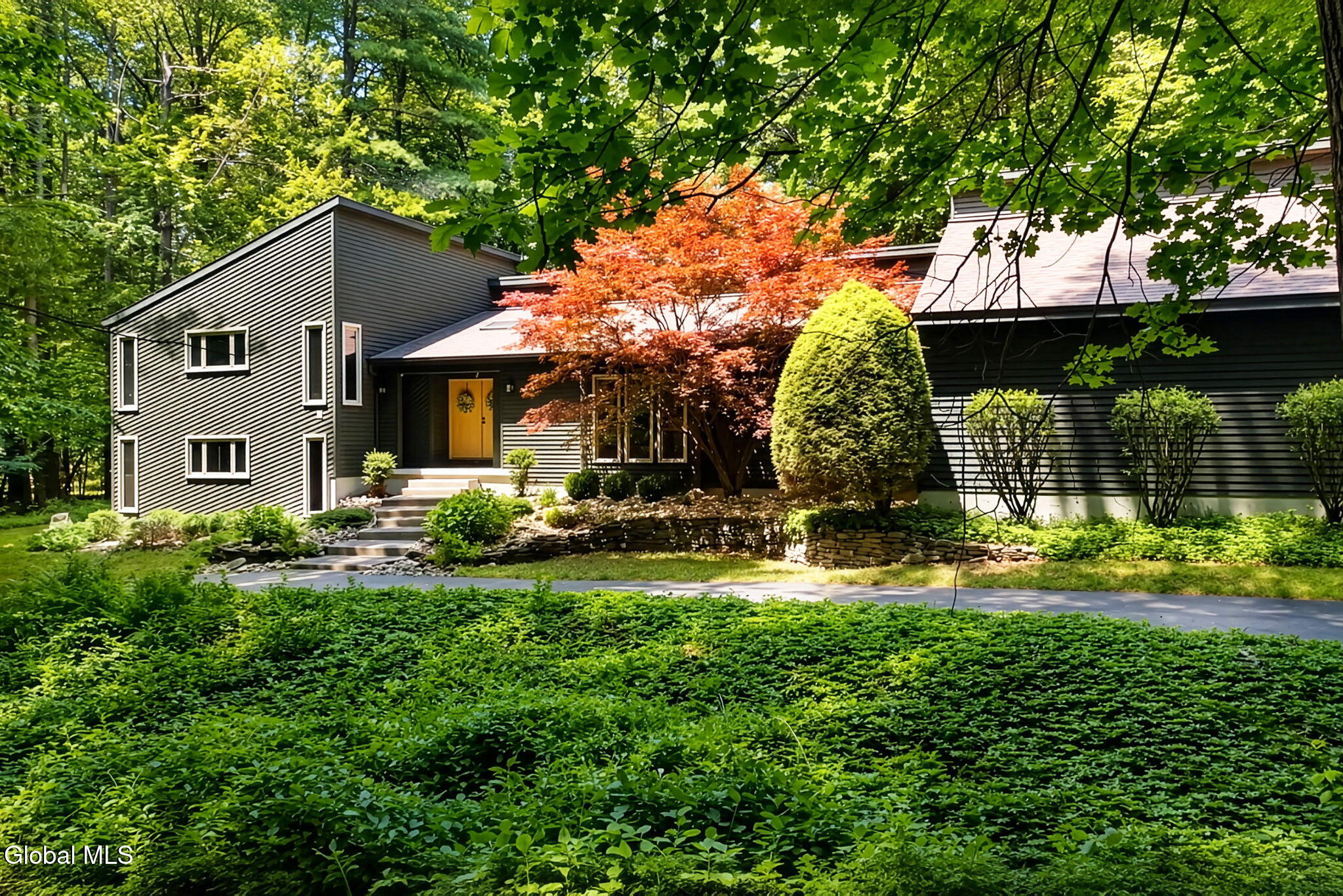 27 Robinwood Drive Clifton Park NY 12065