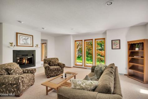27 Robinwood Drive Clifton Park NY 12065