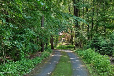 27 Robinwood Drive Clifton Park NY 12065