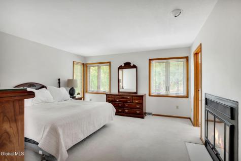 27 Robinwood Drive Clifton Park NY 12065