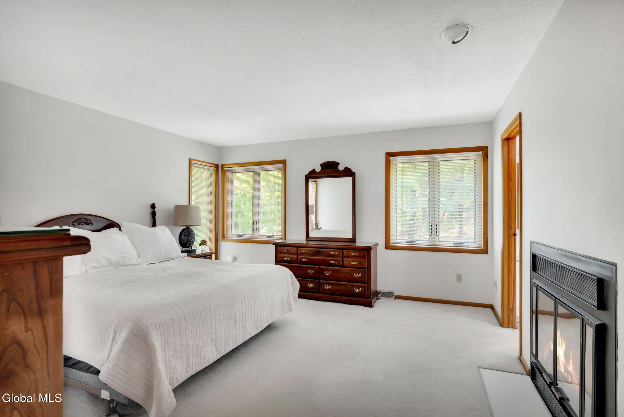27 Robinwood Drive Clifton Park NY 12065