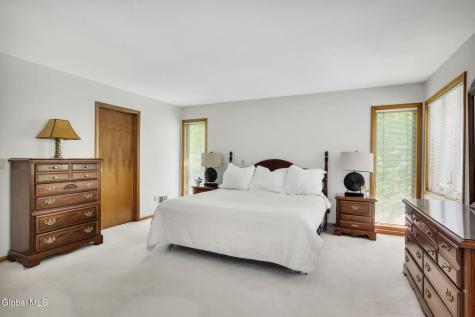 27 Robinwood Drive Clifton Park NY 12065