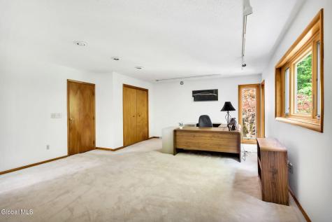 27 Robinwood Drive Clifton Park NY 12065