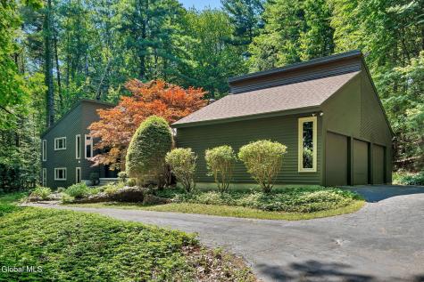 27 Robinwood Drive Clifton Park NY 12065