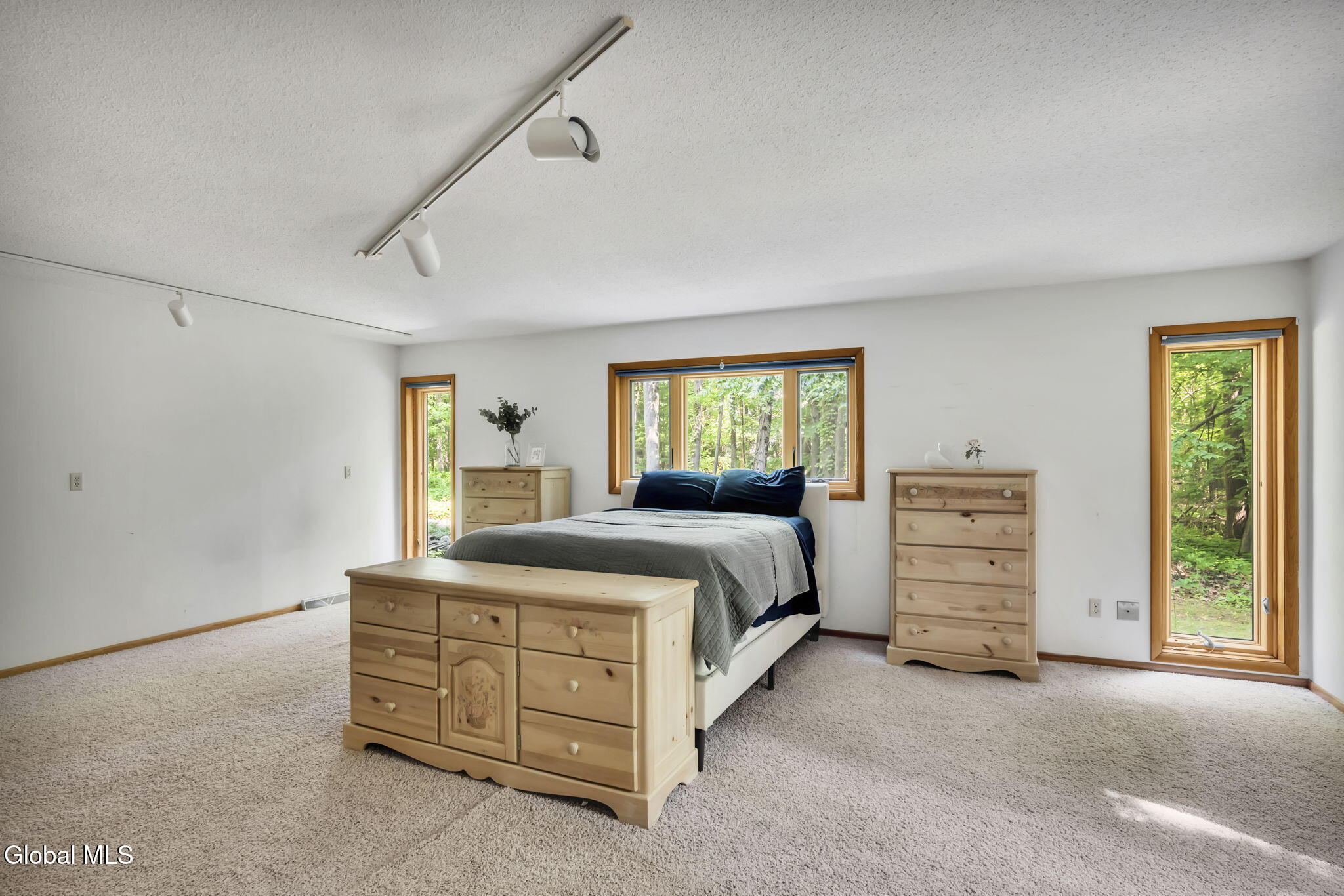 27 Robinwood Drive Clifton Park NY 12065