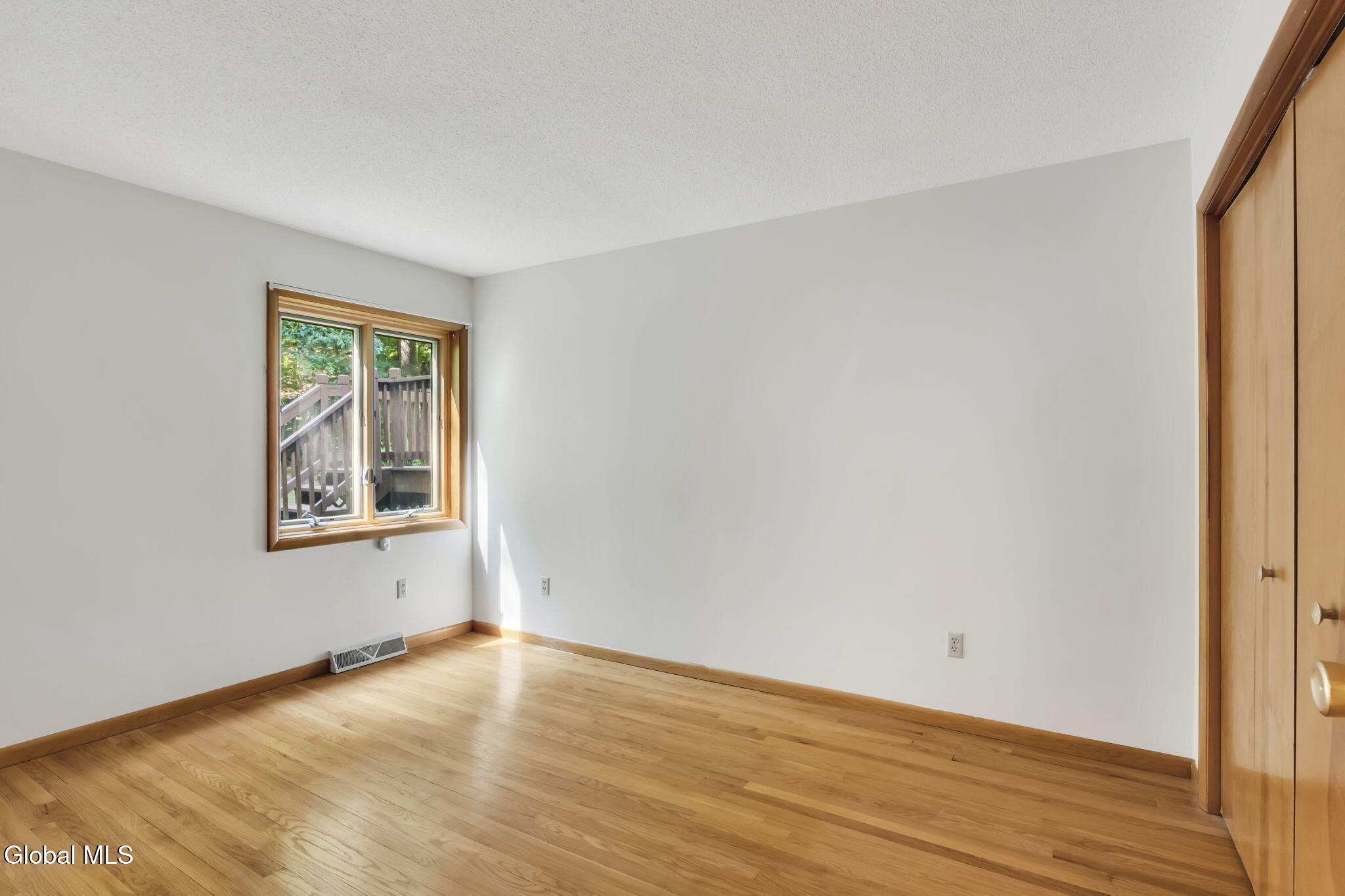 27 Robinwood Drive Clifton Park NY 12065