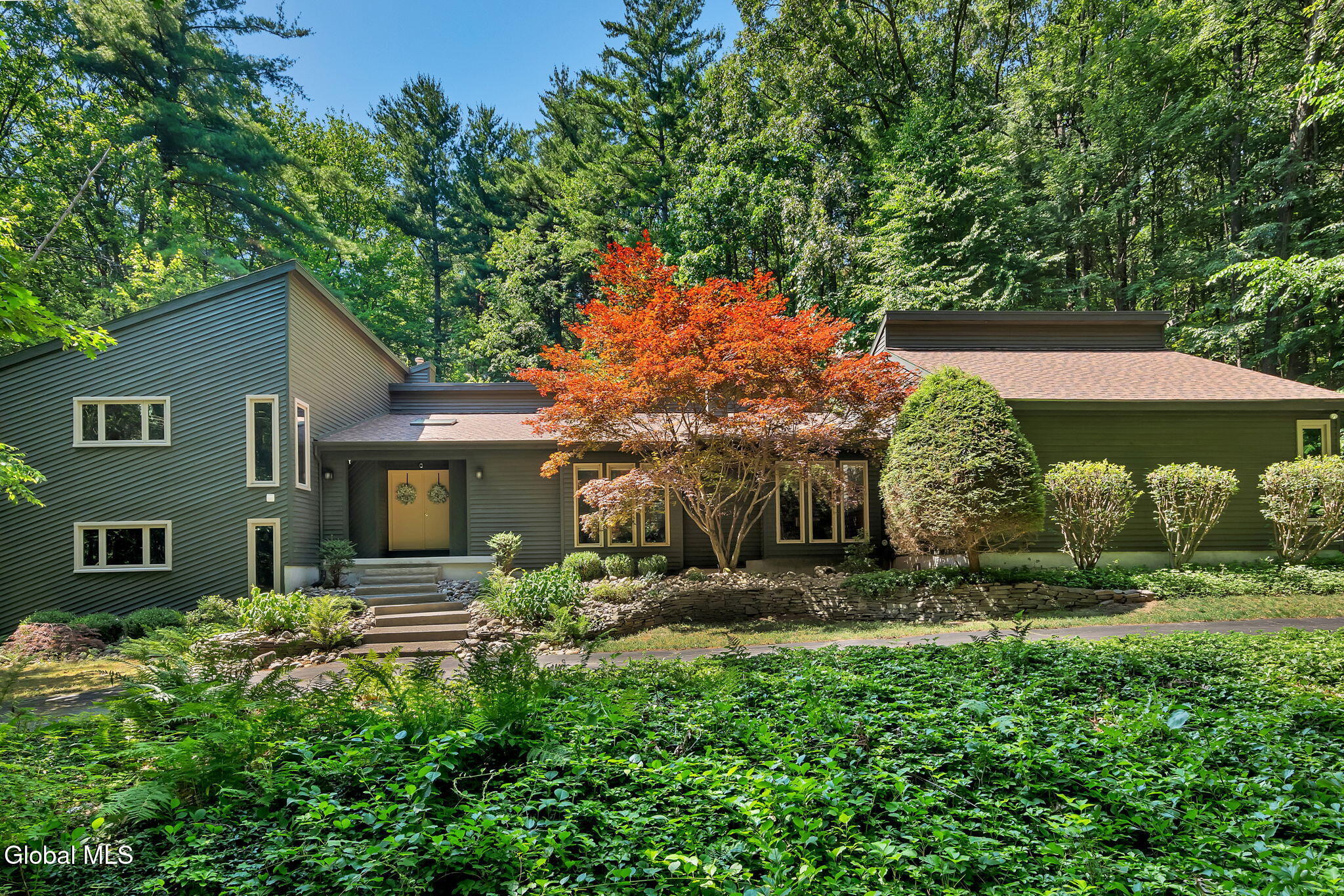 27 Robinwood Drive Clifton Park NY 12065
