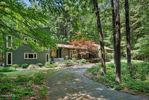 27 Robinwood Drive Clifton Park NY 12065