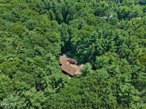 27 Robinwood Drive Clifton Park NY 12065