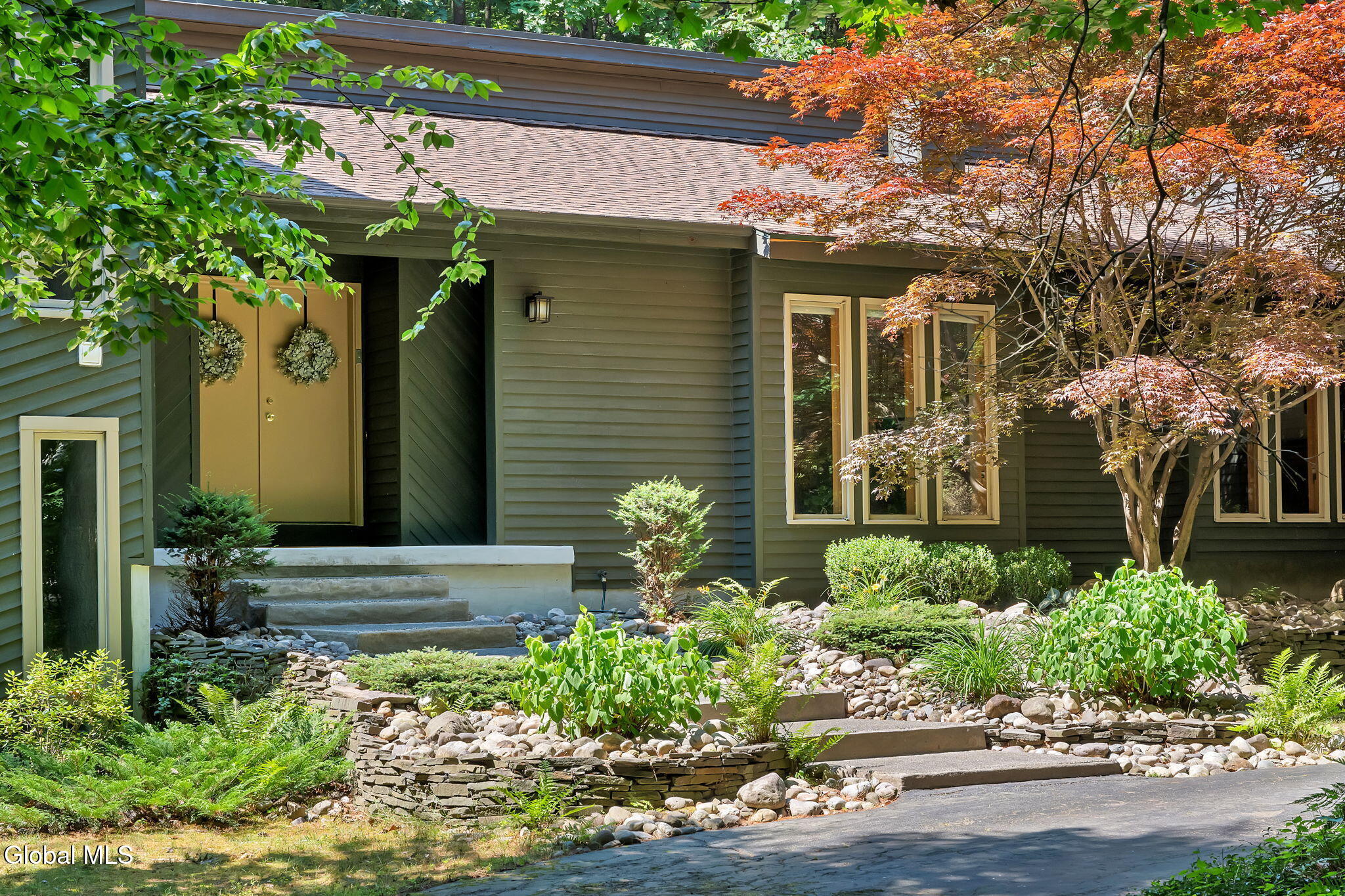 27 Robinwood Drive Clifton Park NY 12065