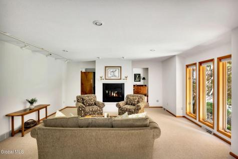 27 Robinwood Drive Clifton Park NY 12065