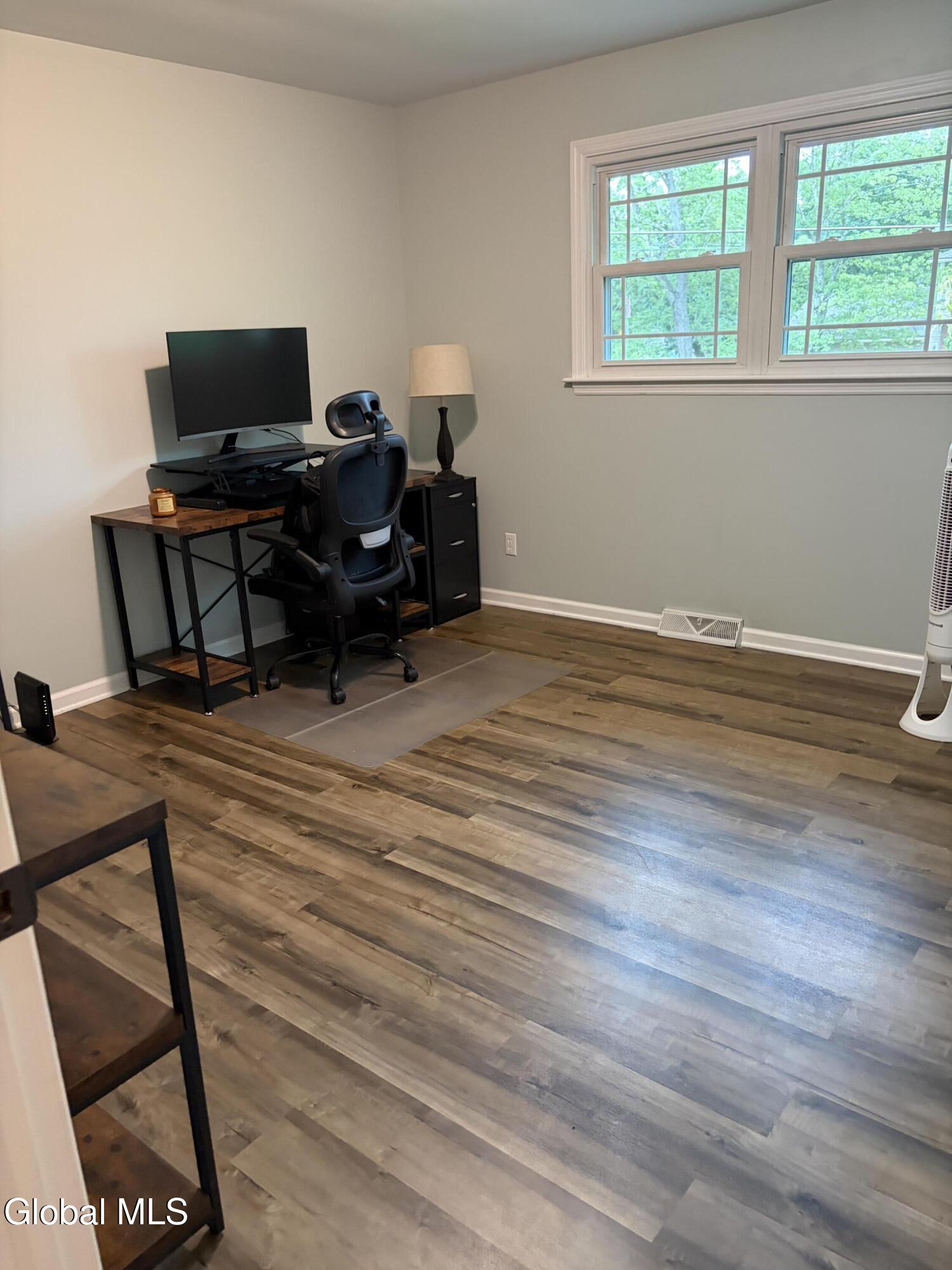 606 Via Ponderosa Schenectady NY 12303