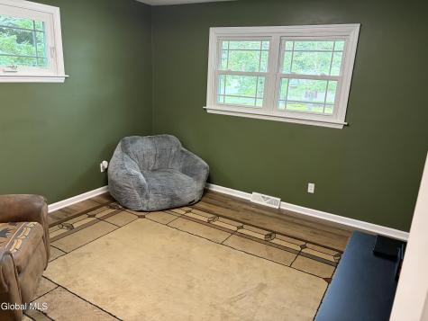606 Via Ponderosa Schenectady NY 12303