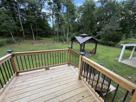 606 Via Ponderosa Schenectady NY 12303