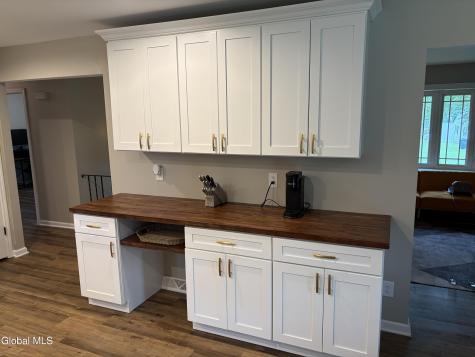 606 Via Ponderosa Schenectady NY 12303