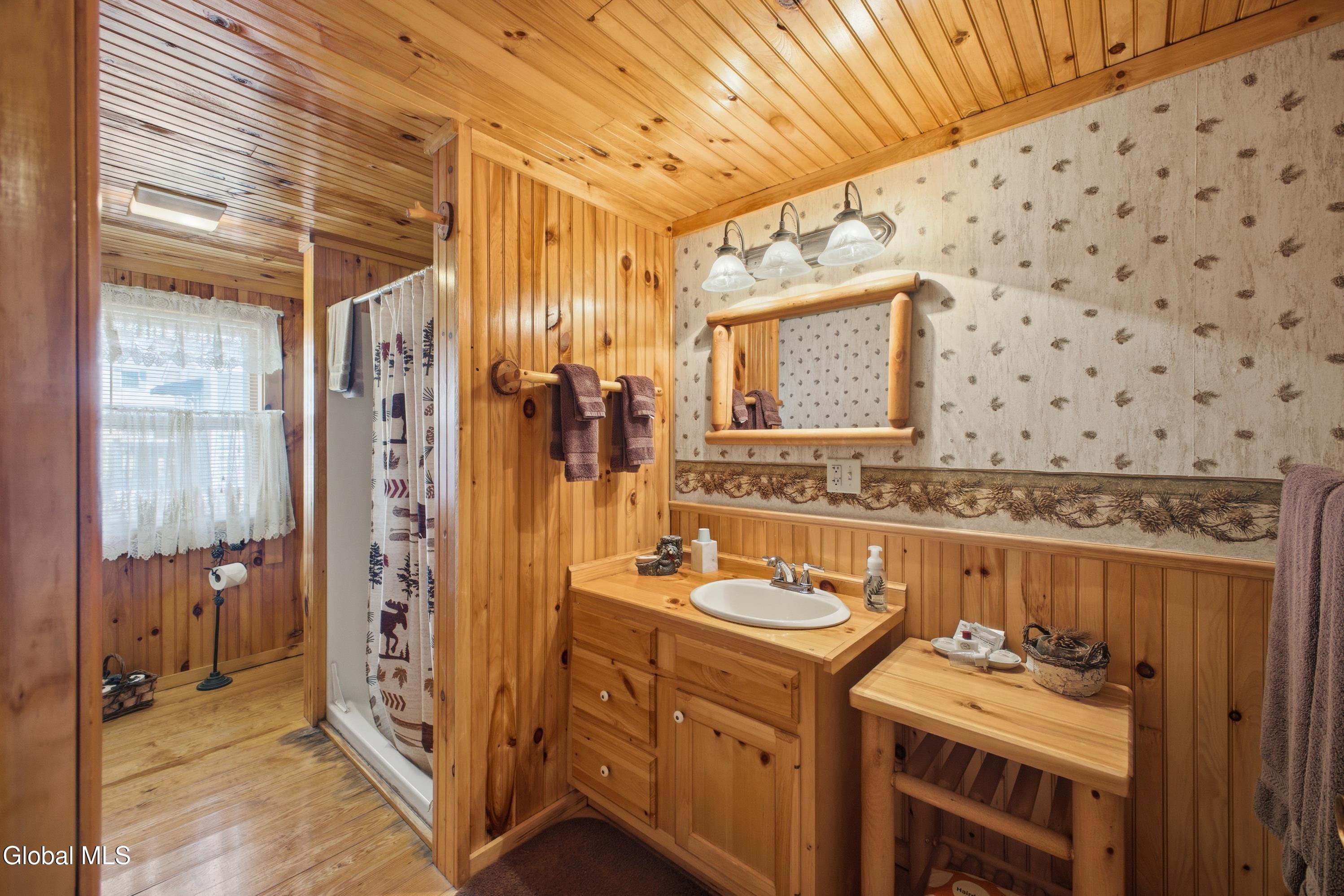 1525 U.s. 9 Schroon Lake NY 12870