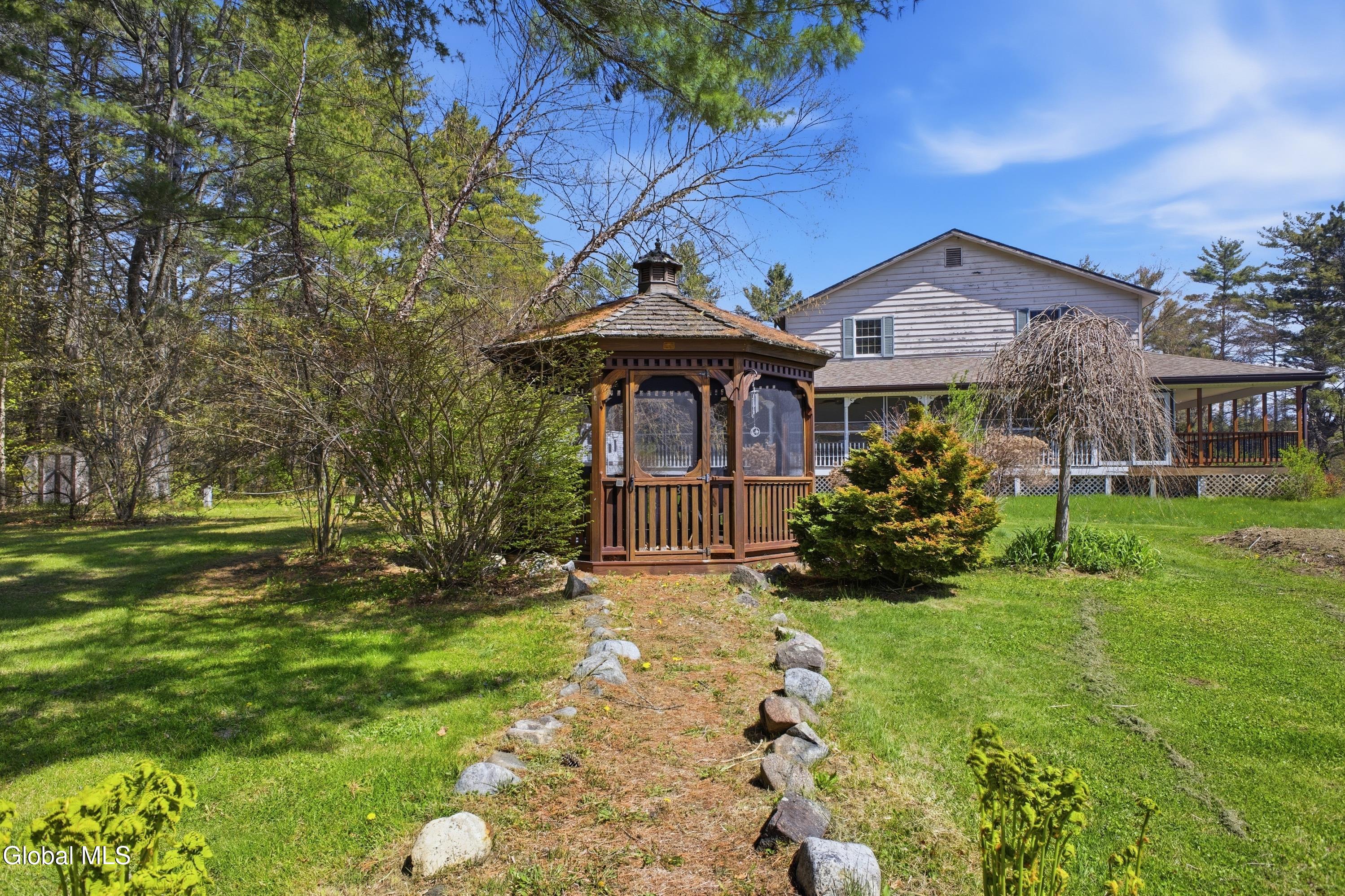 1525 U.s. 9 Schroon Lake NY 12870