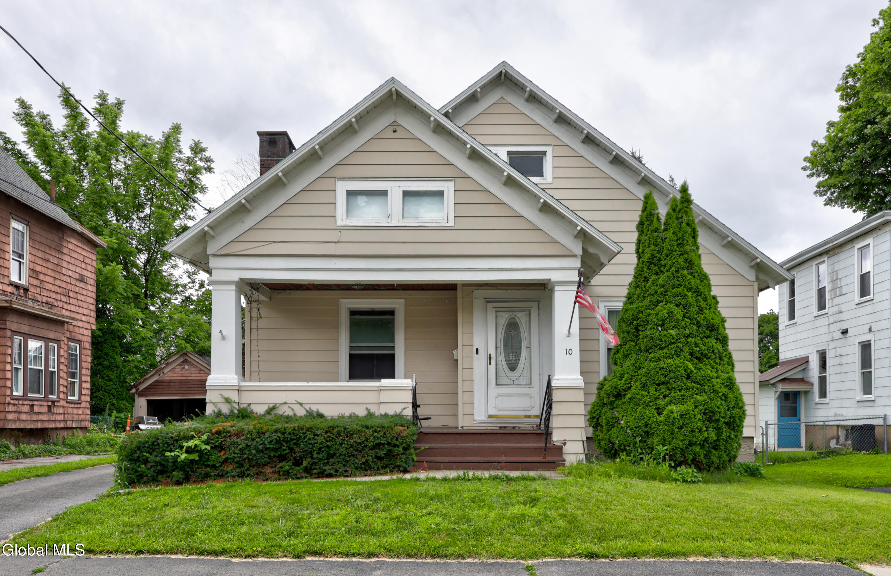 10 Arnold Avenue Amsterdam NY 12010