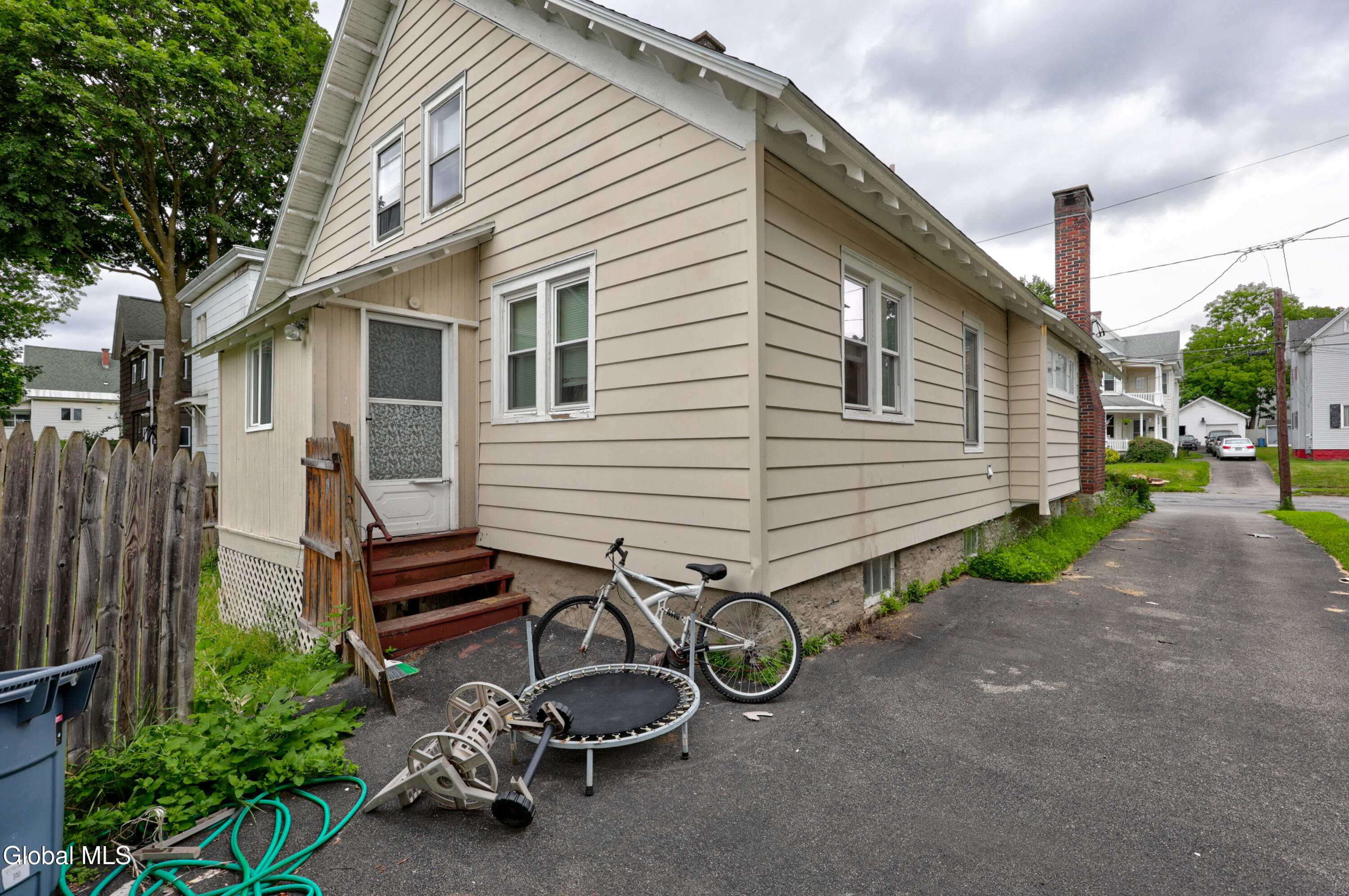 10 Arnold Avenue Amsterdam NY 12010