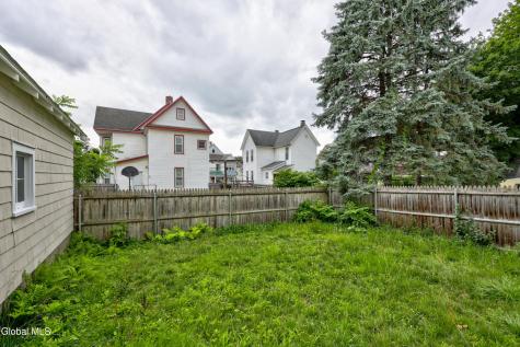 10 Arnold Avenue Amsterdam NY 12010