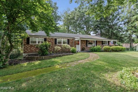 7 Rolling Brook Court Clifton Park NY 12065