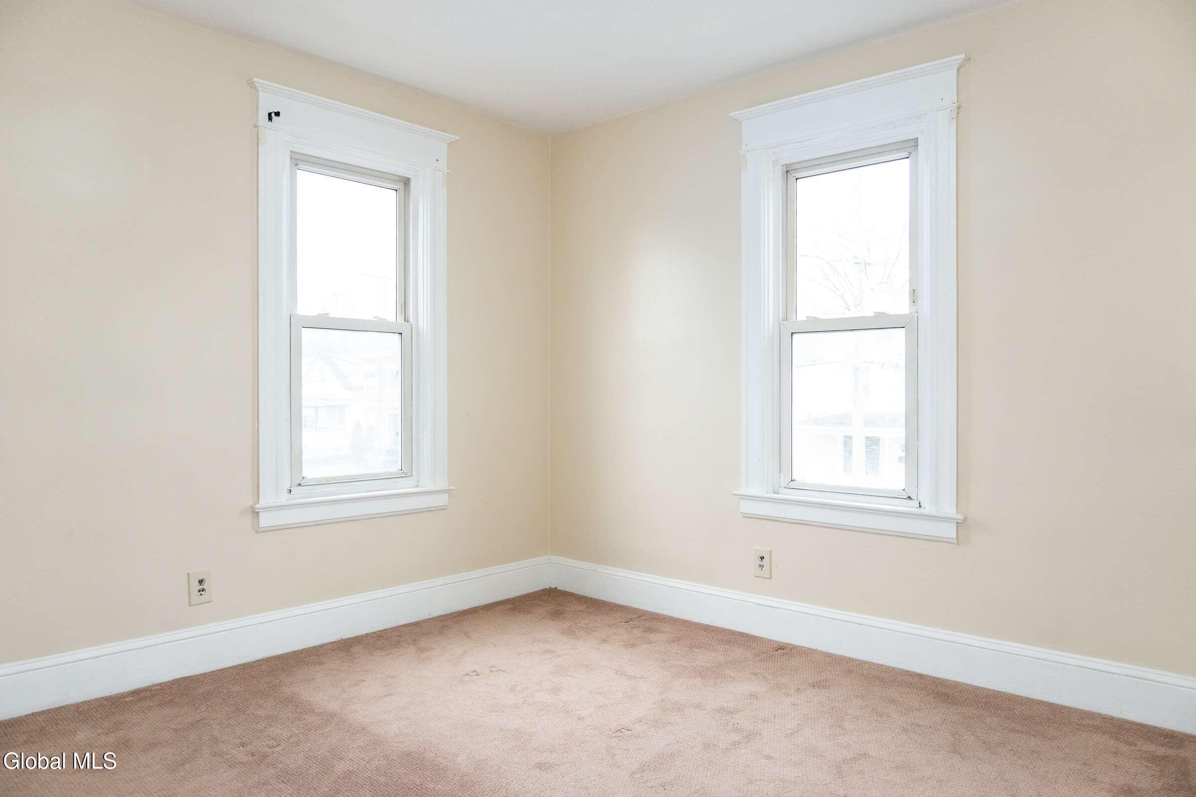 37 Chiswell Street Schenectady NY 12304