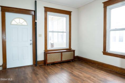 37 Chiswell Street Schenectady NY 12304