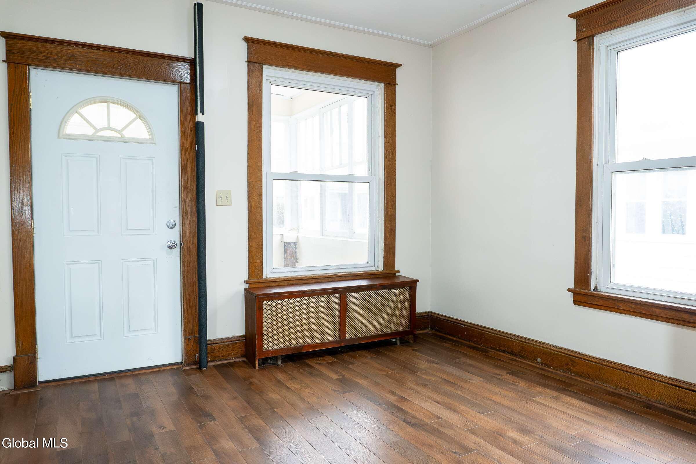 37 Chiswell Street Schenectady NY 12304