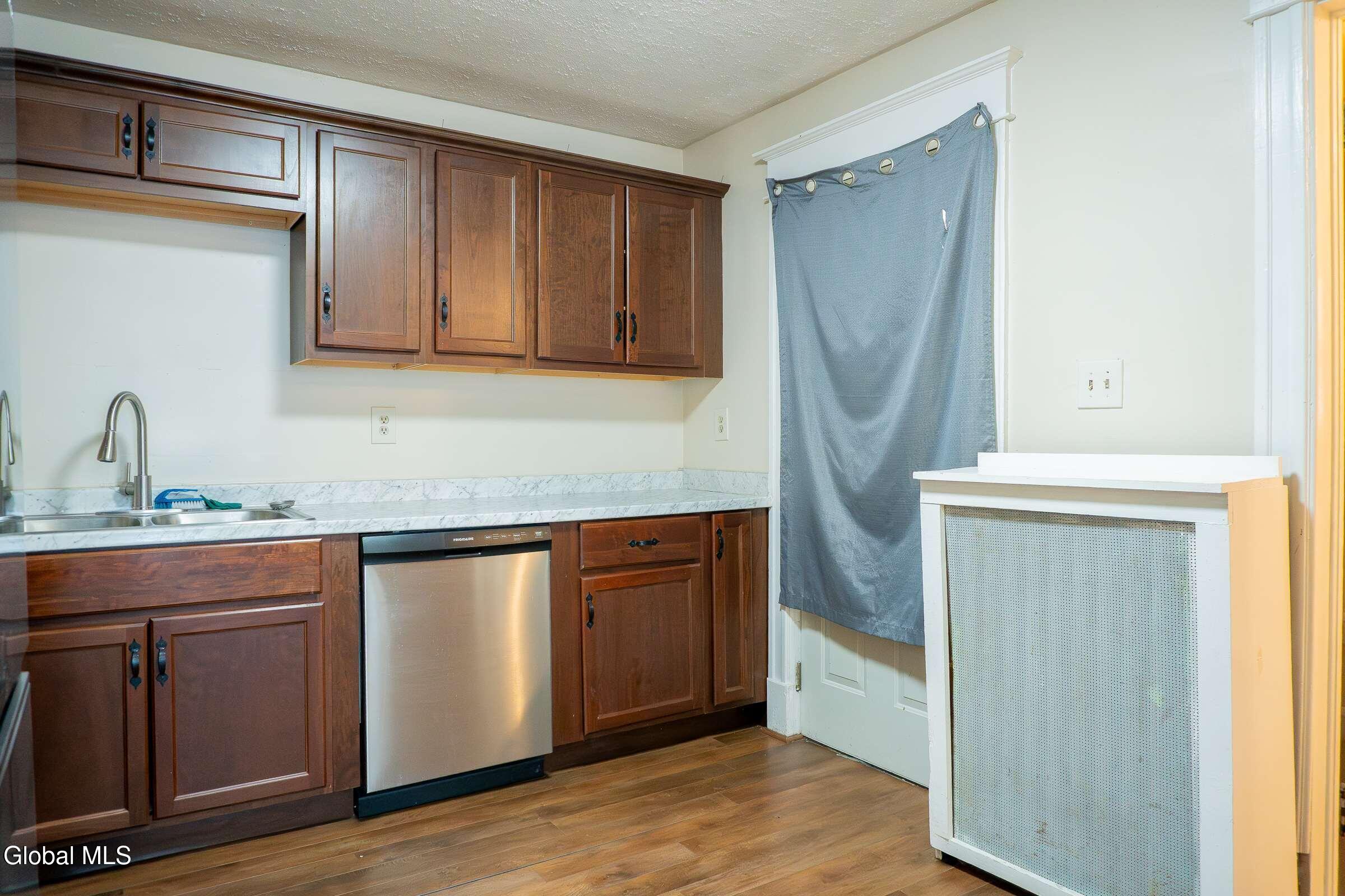 37 Chiswell Street Schenectady NY 12304