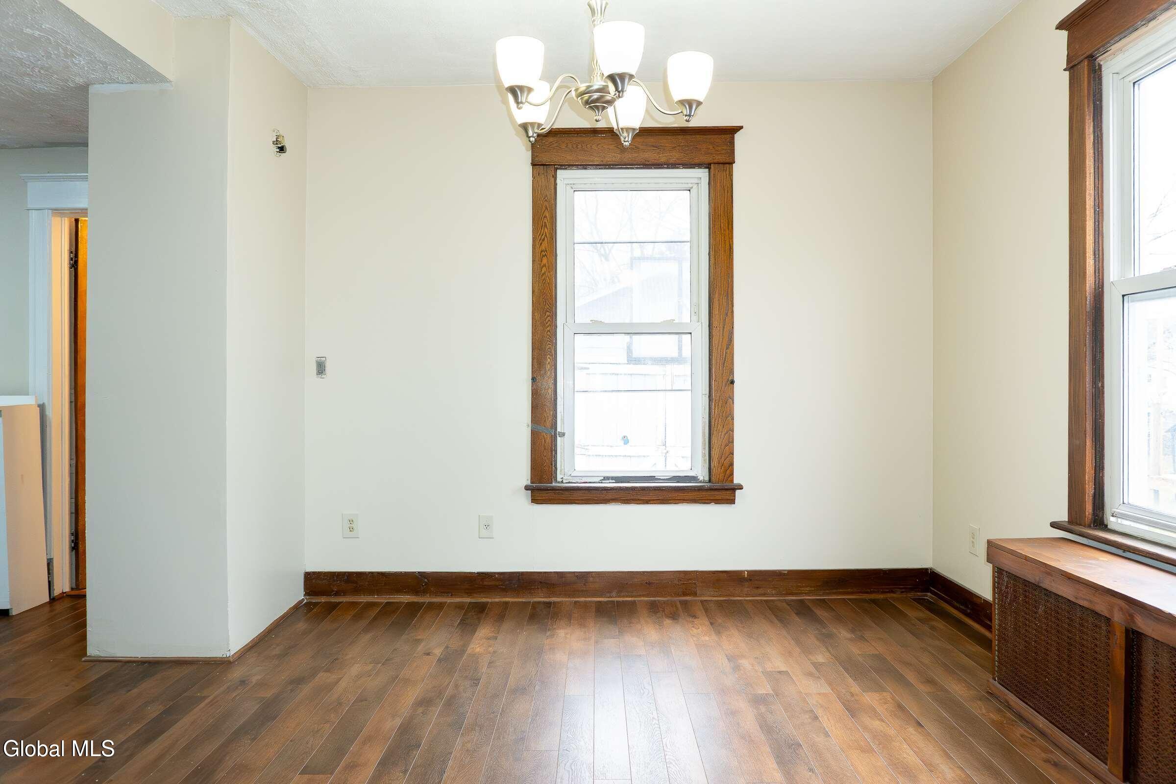 37 Chiswell Street Schenectady NY 12304