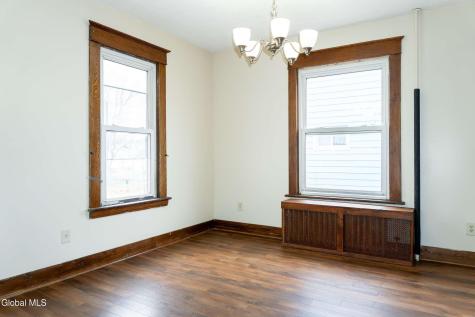 37 Chiswell Street Schenectady NY 12304