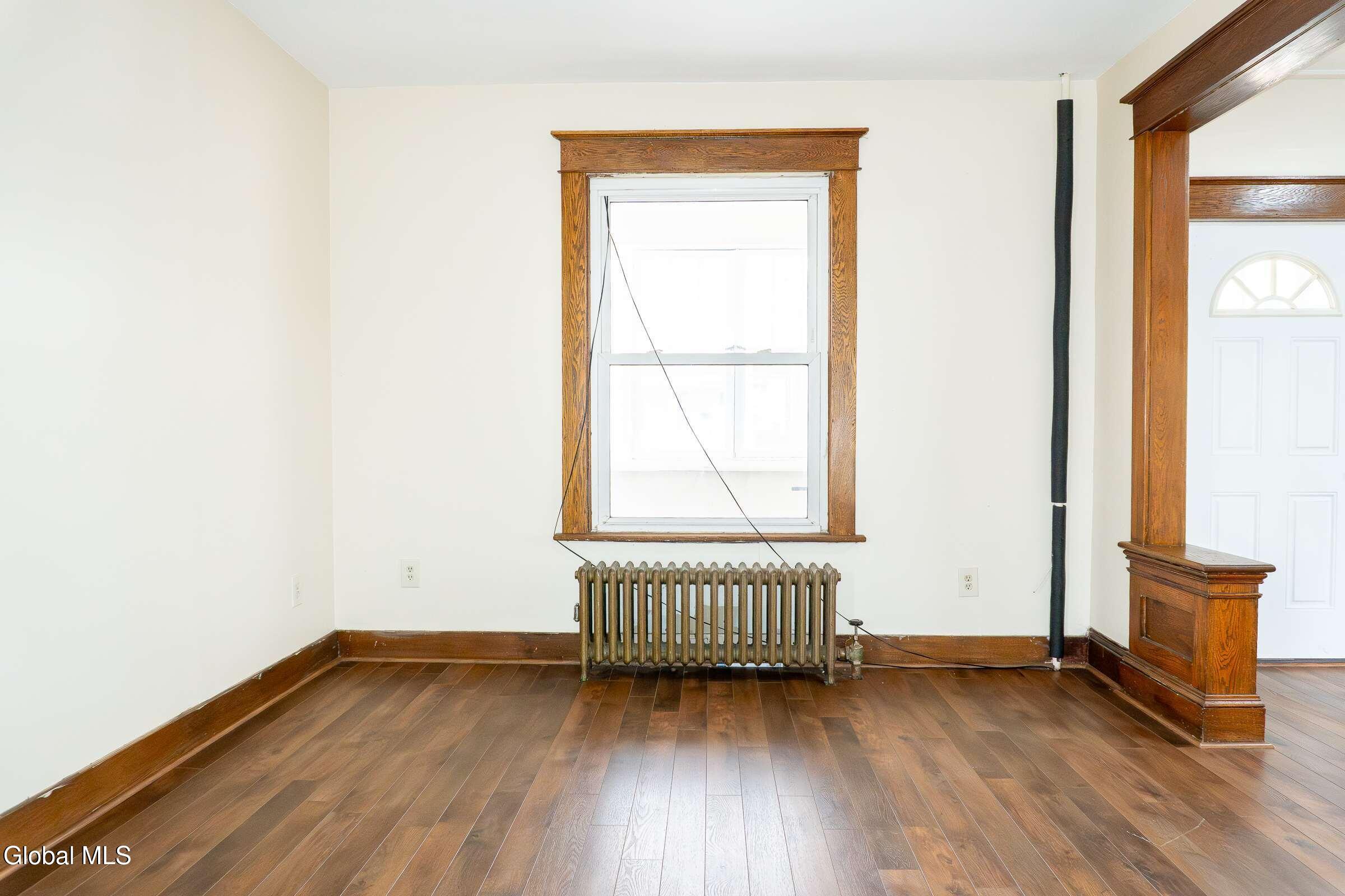 37 Chiswell Street Schenectady NY 12304