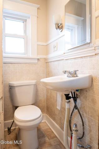 37 Chiswell Street Schenectady NY 12304