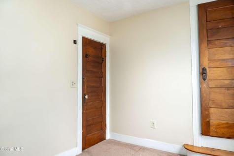 37 Chiswell Street Schenectady NY 12304