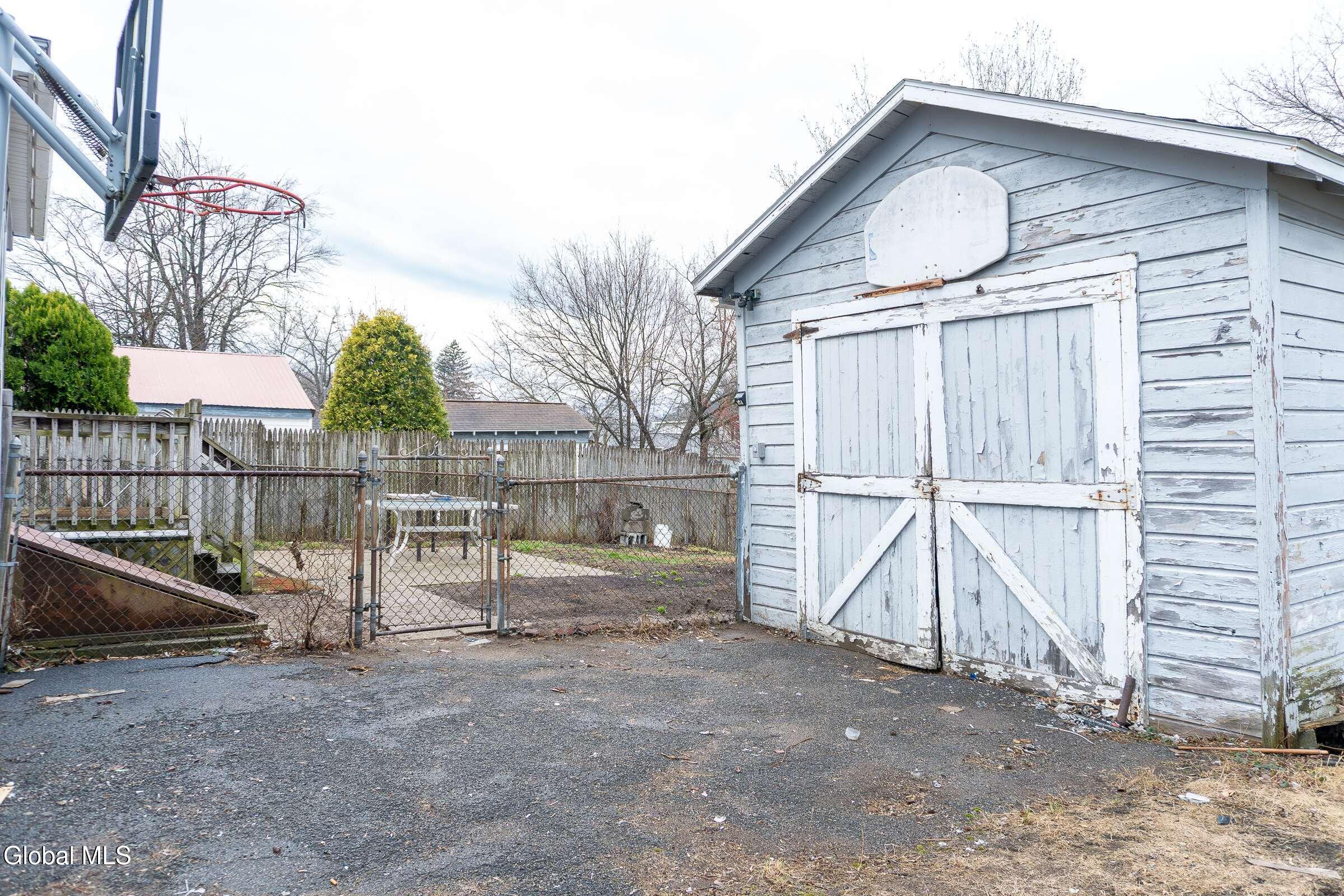 37 Chiswell Street Schenectady NY 12304