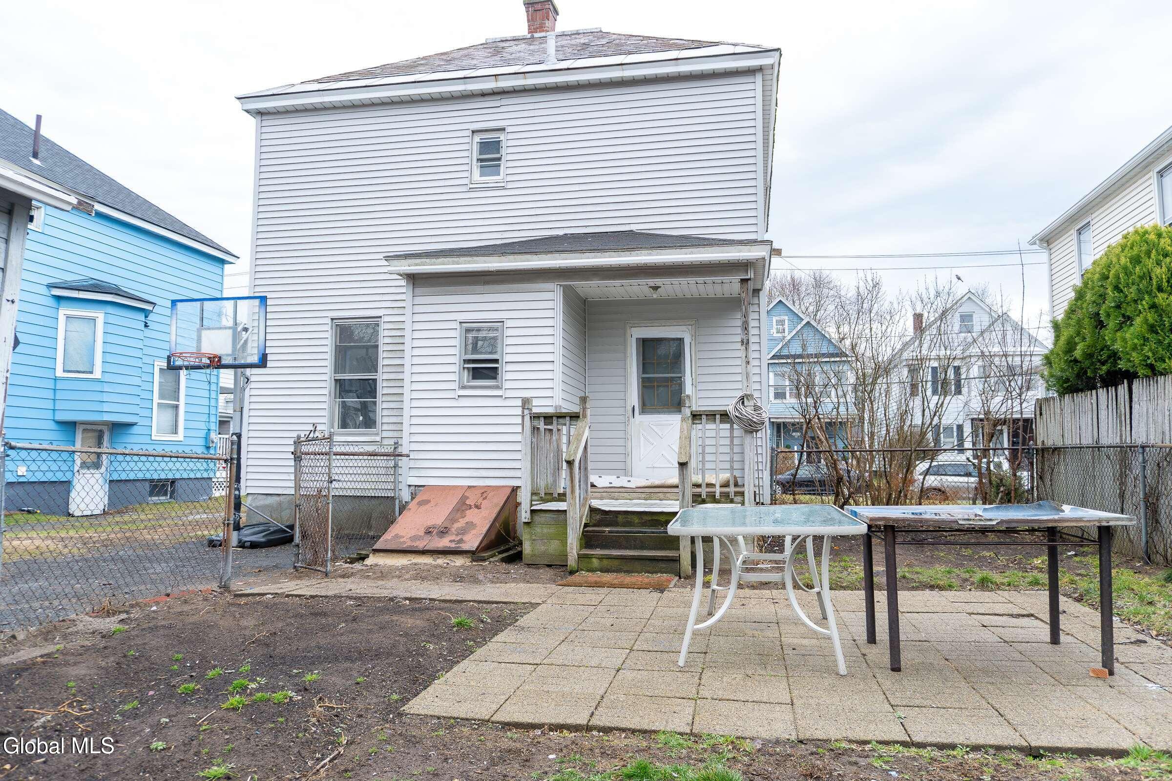 37 Chiswell Street Schenectady NY 12304