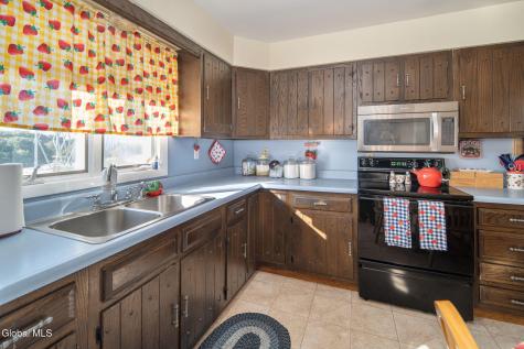 83 Casey Road Schaghticoke NY 12154
