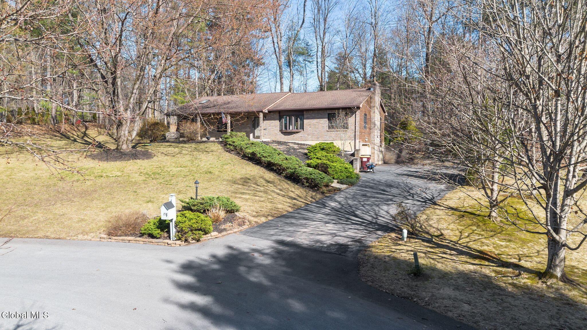 19 Crown Point Ballston Lake NY 12019