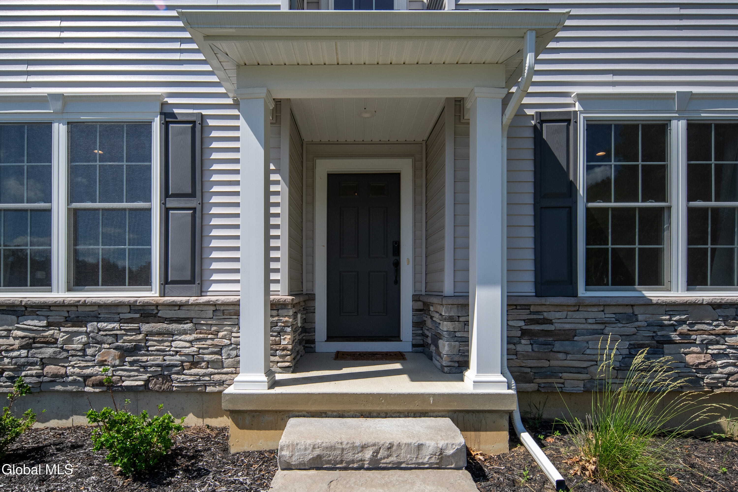 27 Spencer Street Clifton Park NY 12065