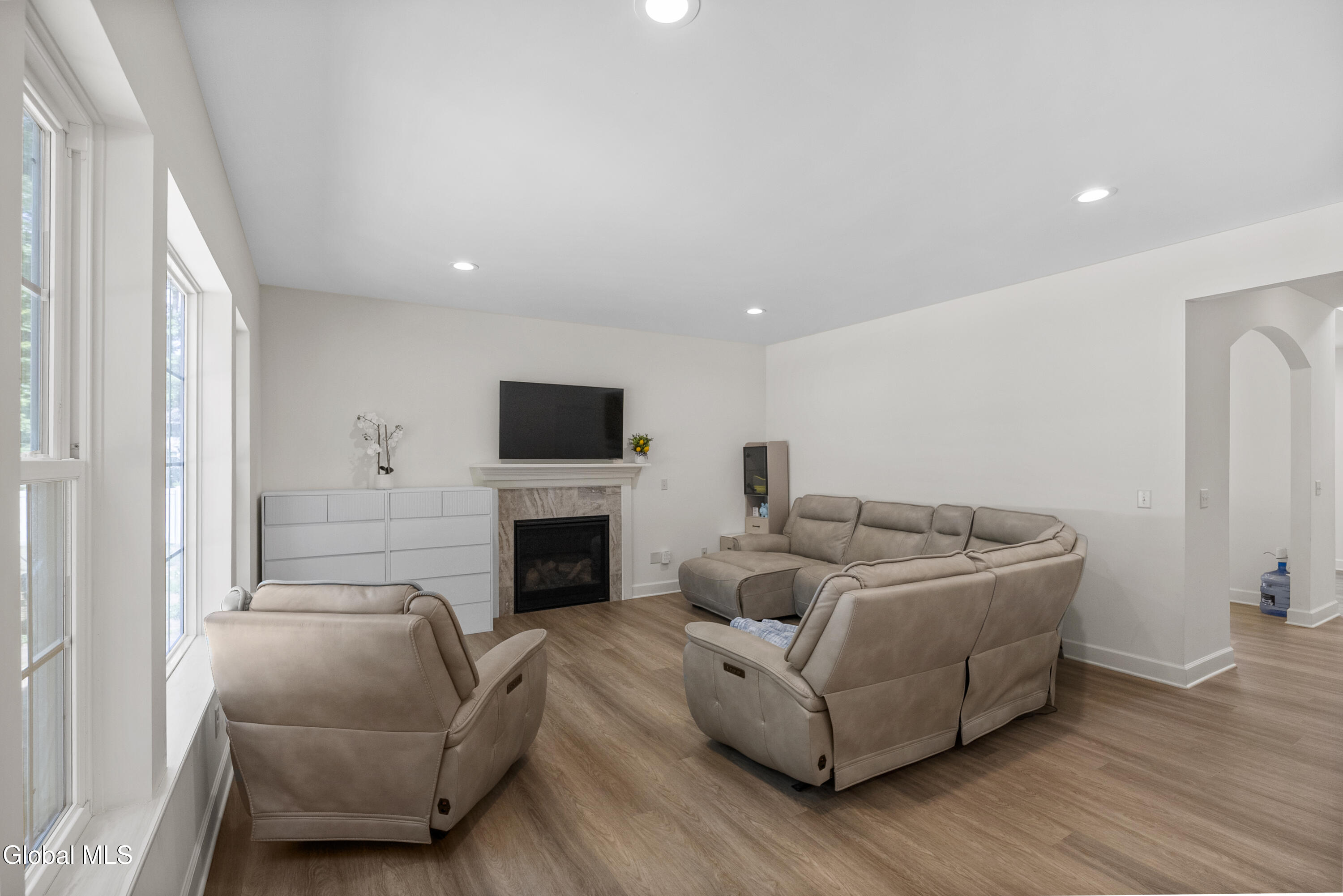 27 Spencer Street Clifton Park NY 12065