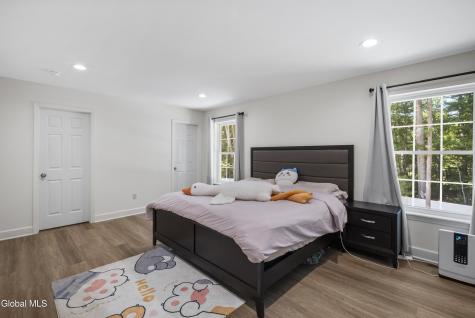 27 Spencer Street Clifton Park NY 12065
