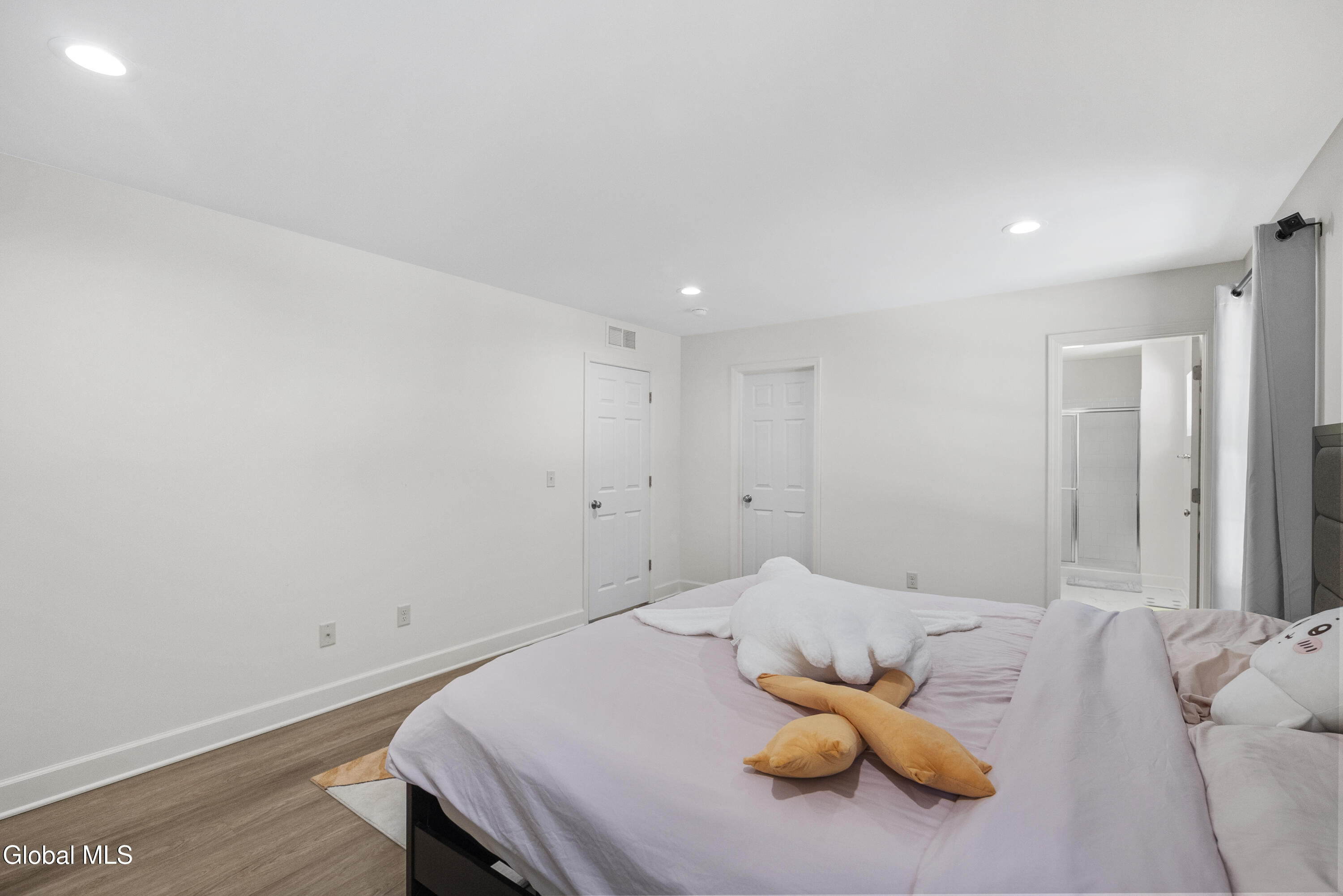 27 Spencer Street Clifton Park NY 12065