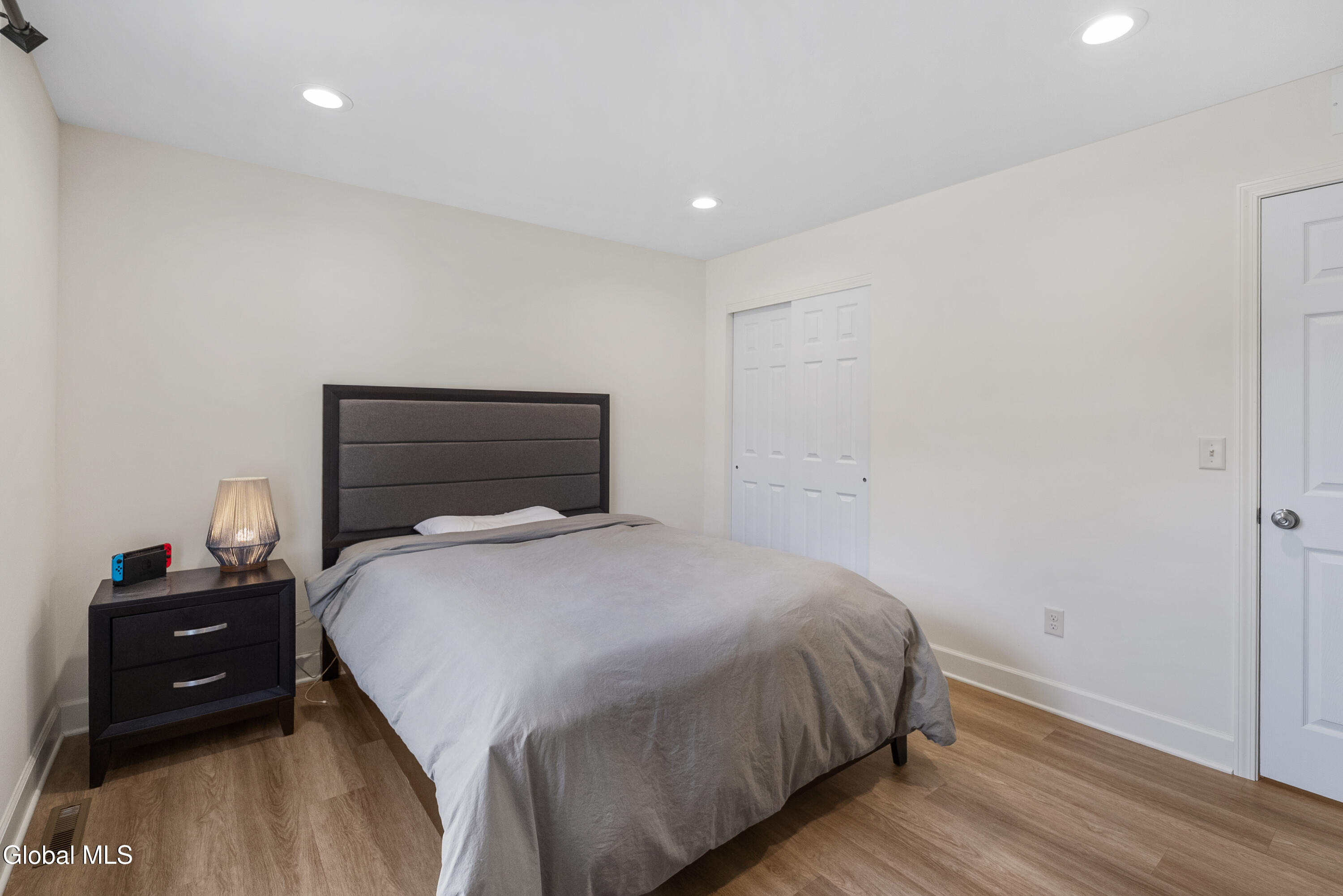 27 Spencer Street Clifton Park NY 12065