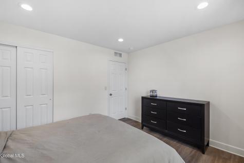 27 Spencer Street Clifton Park NY 12065